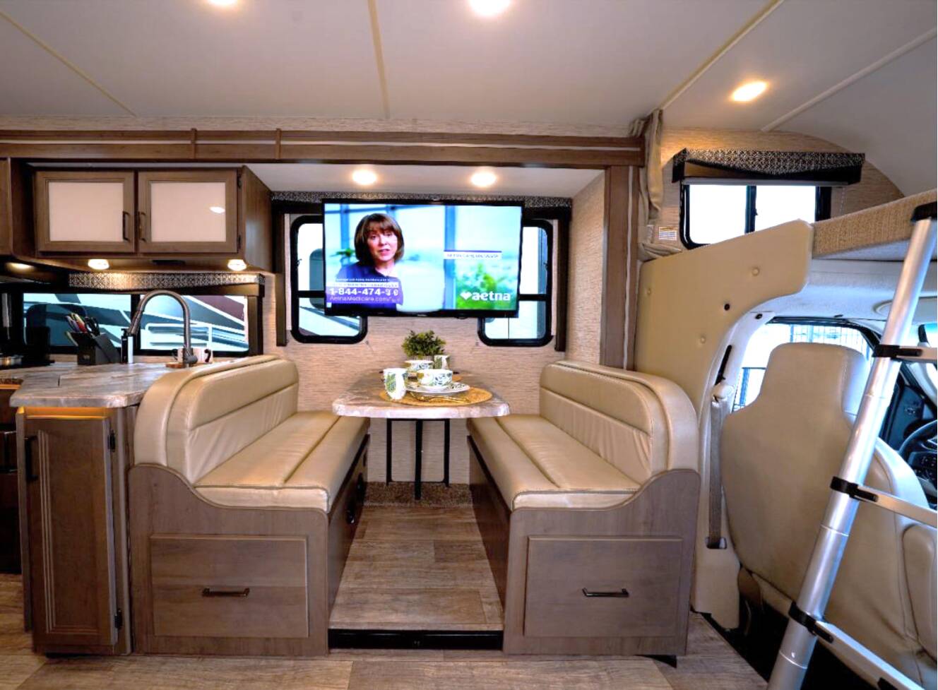 A photo of this 2023 Thor Motor Coach Quantum SE 31WV