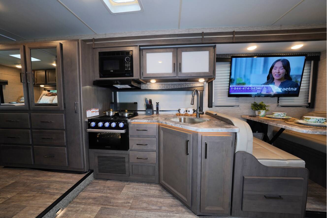 A photo of this 2023 Thor Motor Coach Quantum SE 31WV