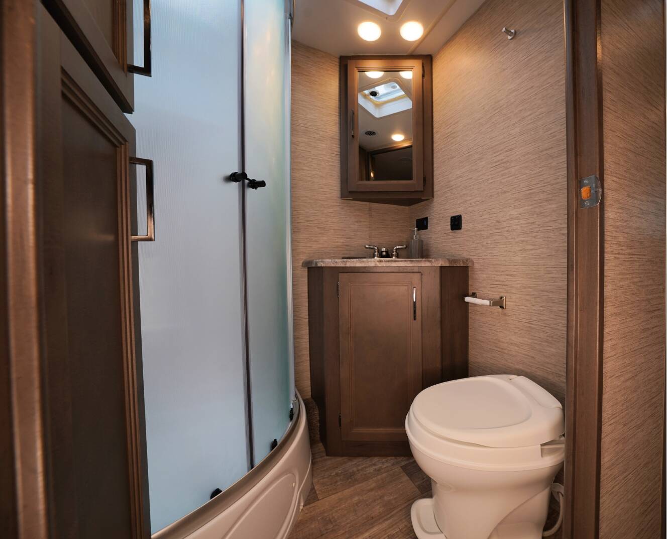 A photo of this 2023 Thor Motor Coach Quantum SE 31WV