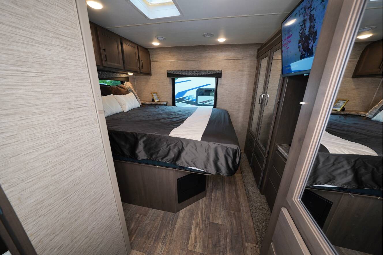 A photo of this 2023 Thor Motor Coach Quantum SE 31WV
