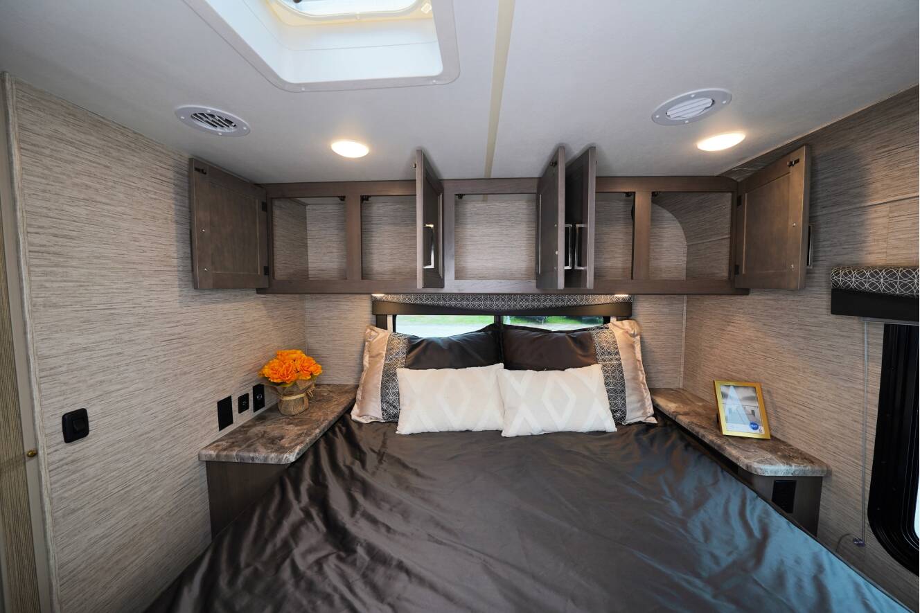 A photo of this 2023 Thor Motor Coach Quantum SE 31WV