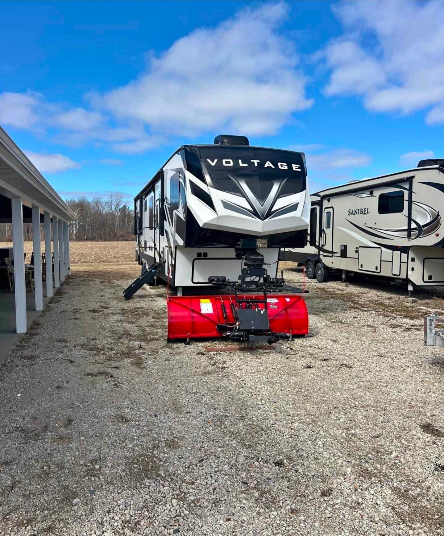 2020 Dutchmen VOLTAGE 4195 in gladwin MI