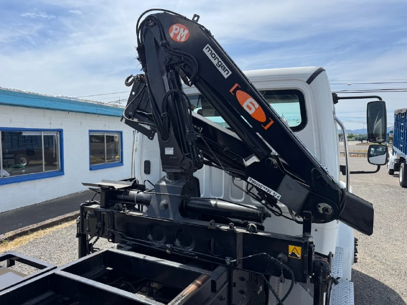 2016 FREIGHTLINER BUSINESS CLASS M2 106