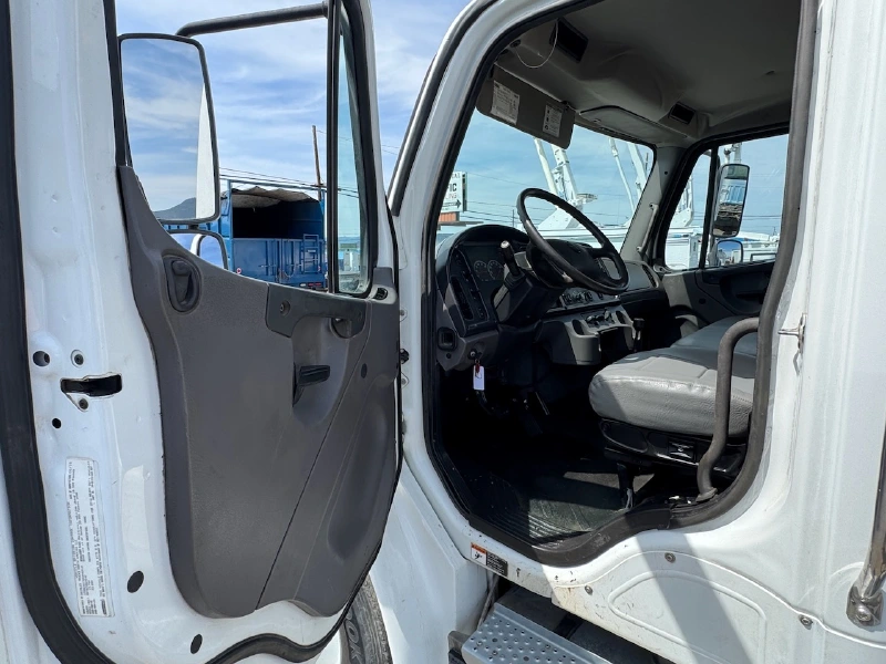 2016 FREIGHTLINER BUSINESS CLASS M2 106