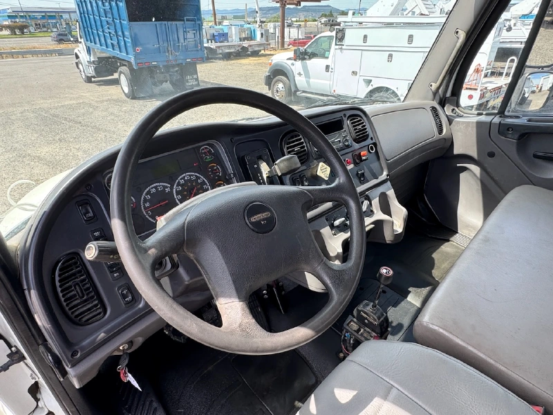 2016 FREIGHTLINER BUSINESS CLASS M2 106