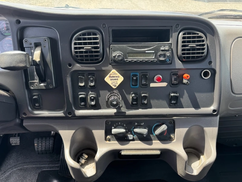 2016 FREIGHTLINER BUSINESS CLASS M2 106