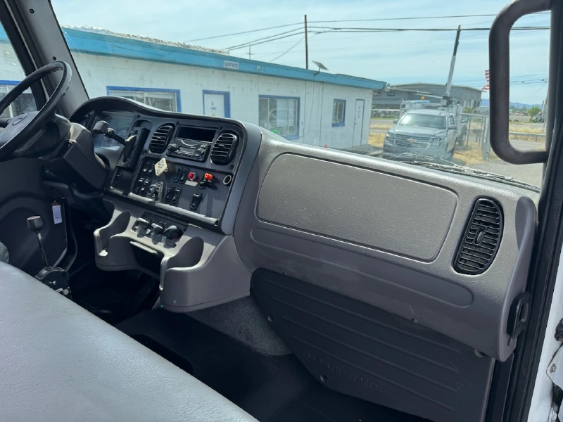 2016 FREIGHTLINER BUSINESS CLASS M2 106
