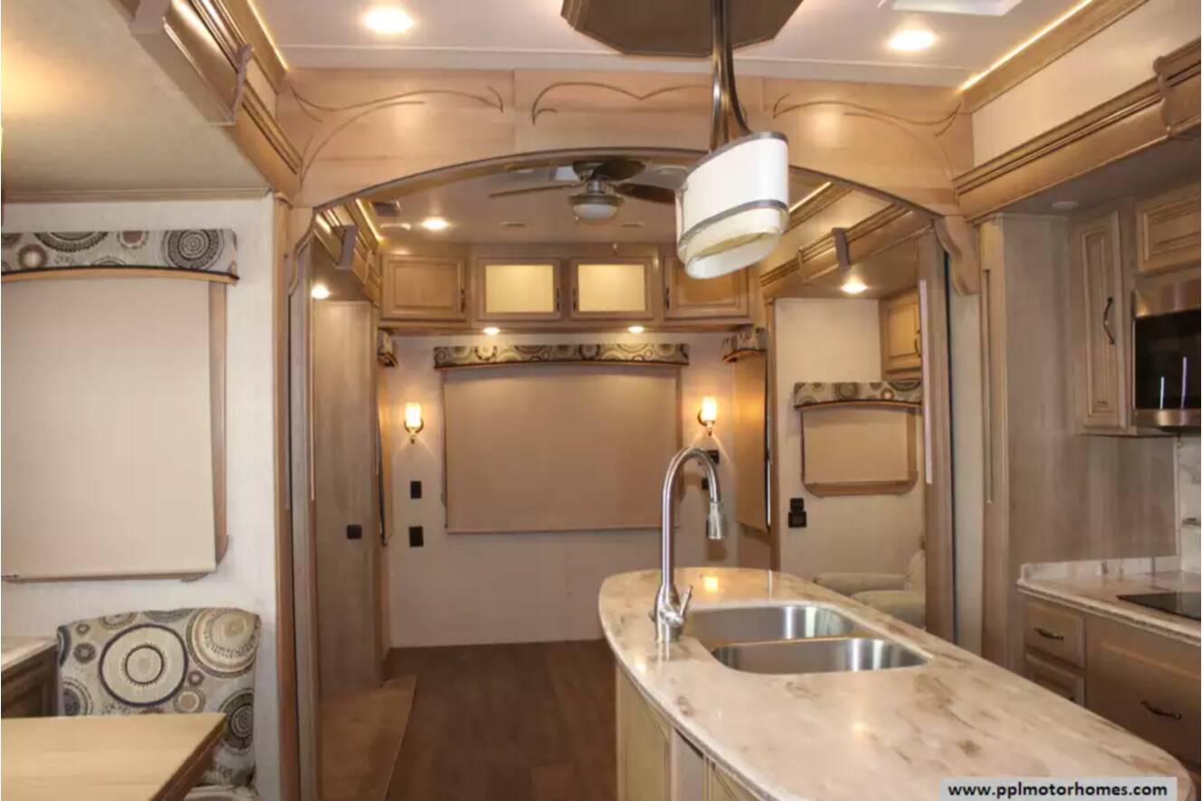 A photo of this 2016 Redwood REDWOOD RW38RD