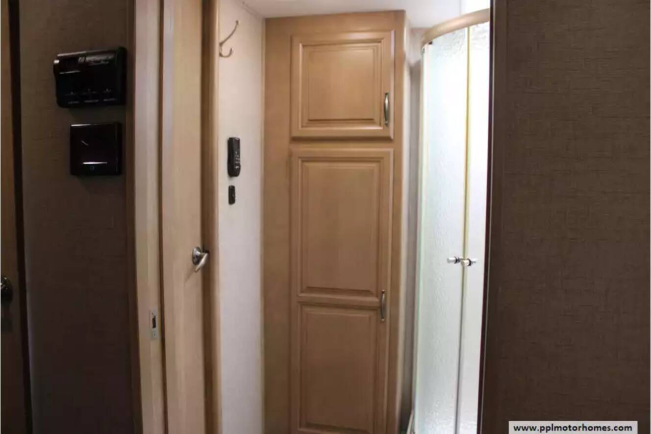 A photo of this 2016 Redwood REDWOOD RW38RD
