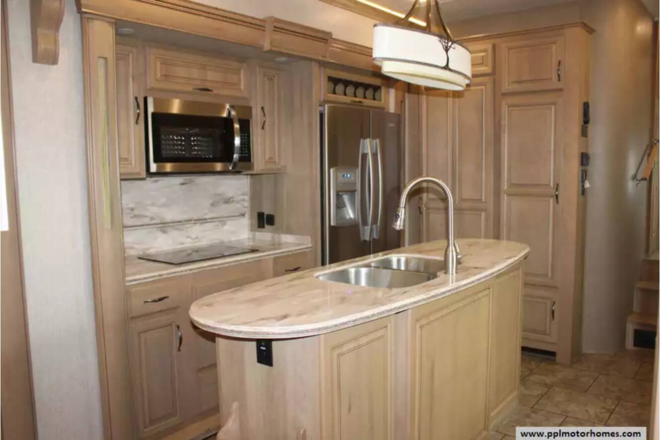 A photo of this 2016 Redwood REDWOOD RW38RD