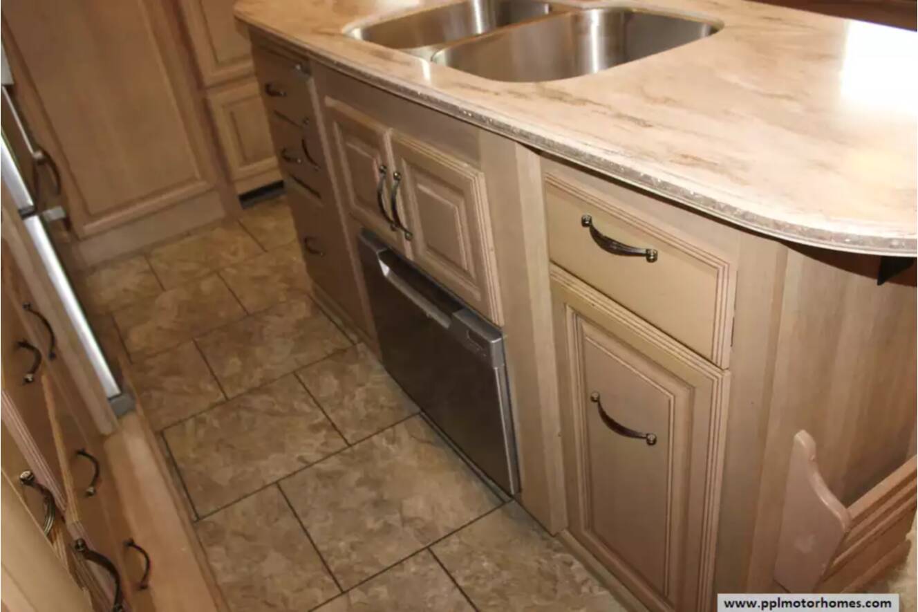 A photo of this 2016 Redwood REDWOOD RW38RD