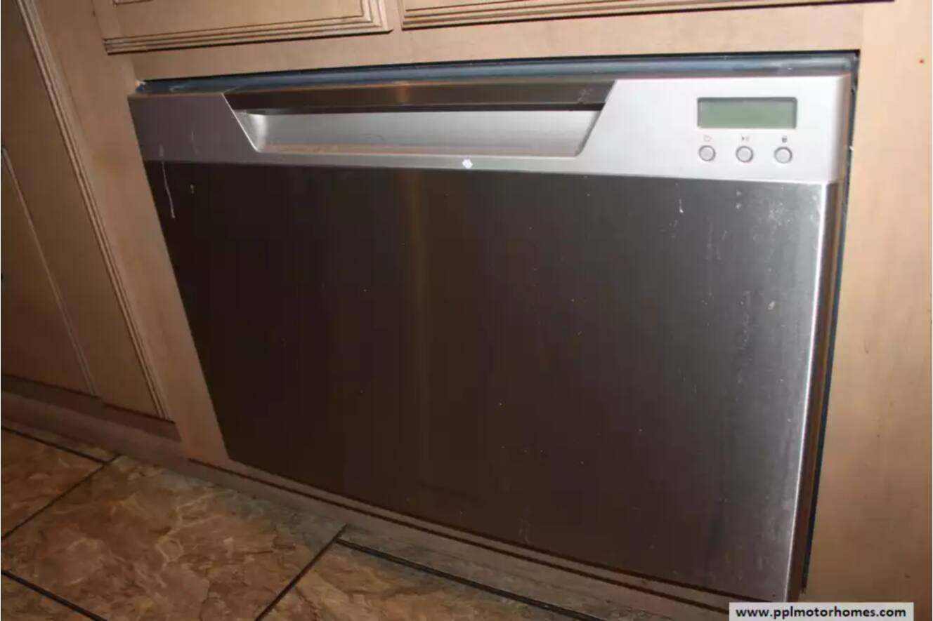 A photo of this 2016 Redwood REDWOOD RW38RD