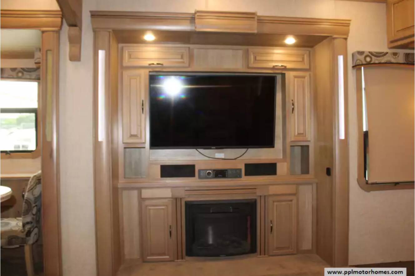 A photo of this 2016 Redwood REDWOOD RW38RD