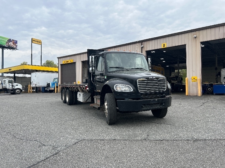 2019 FREIGHTLINER BUSINESS CLASS M2 106 in Chicopee, MA