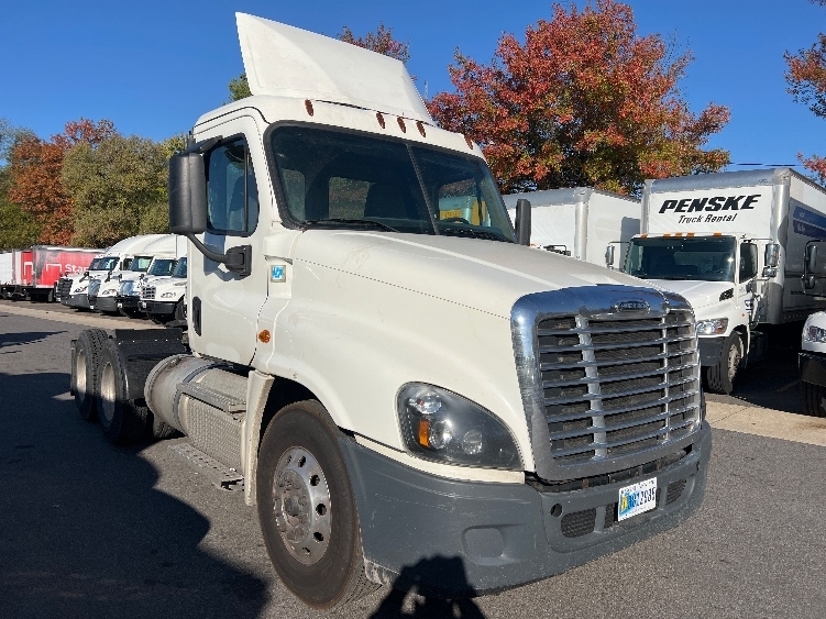 2019 FREIGHTLINER CASCADIA 125 in Essex, MD