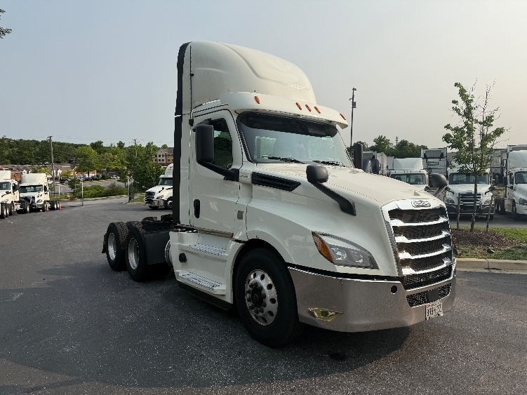 2019 FREIGHTLINER CASCADIA 126 in Baltimore, MD