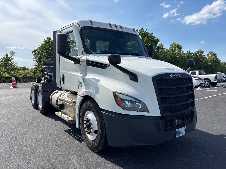 2021 FREIGHTLINER CASCADIA 126 in Statesville, NC