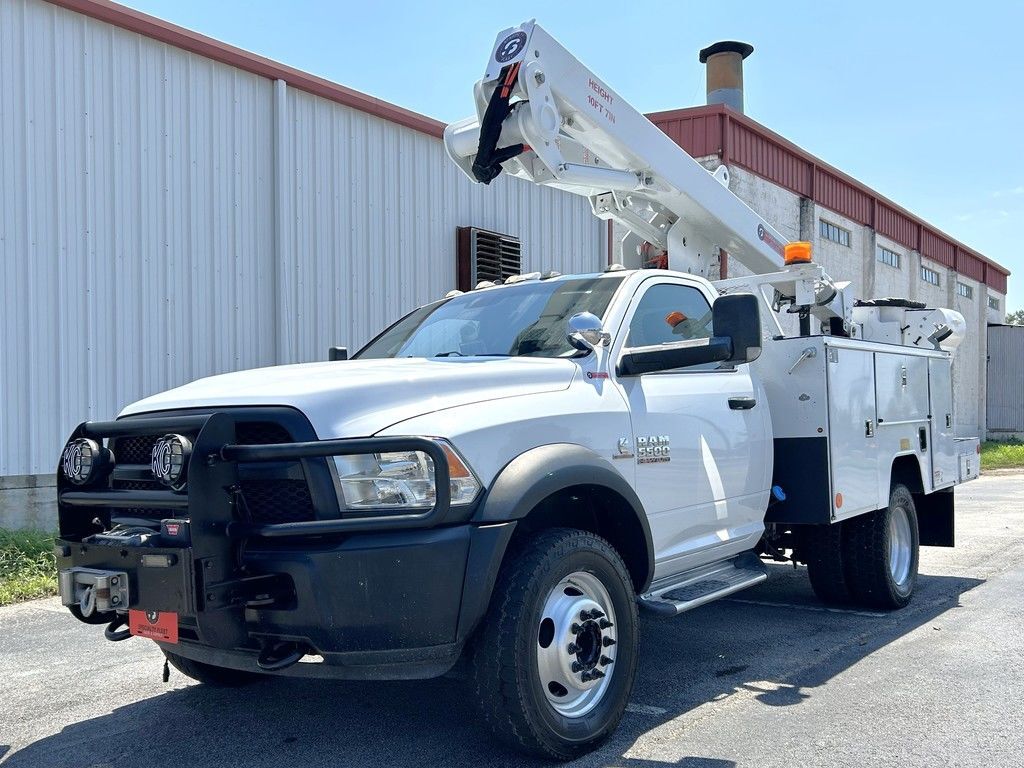 2017 ETI ETC37IH / Ram 5500 4x4 - Bucket Truck in Lindale, TX