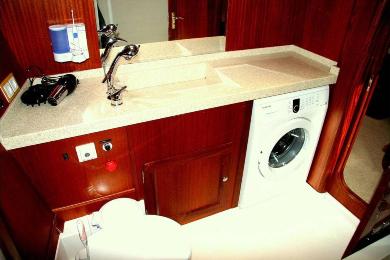 A photo of this 2006 Bsy BSY 57