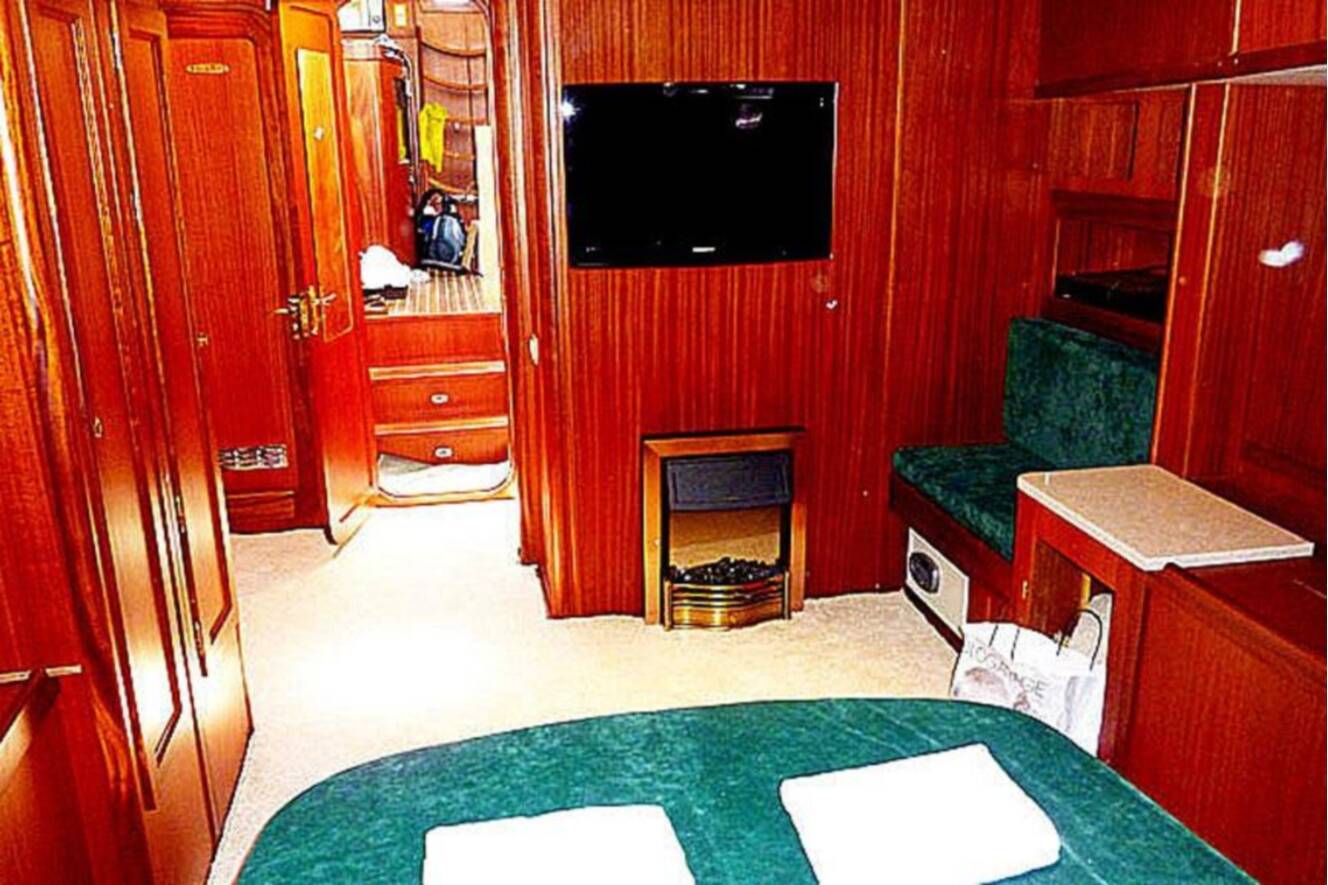 A photo of this 2006 Bsy BSY 57