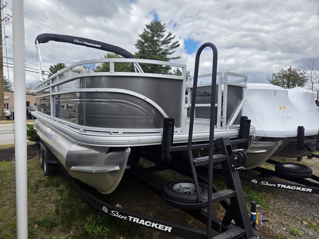 2026 Sun Tracker FB 20 DLX in raymond ME