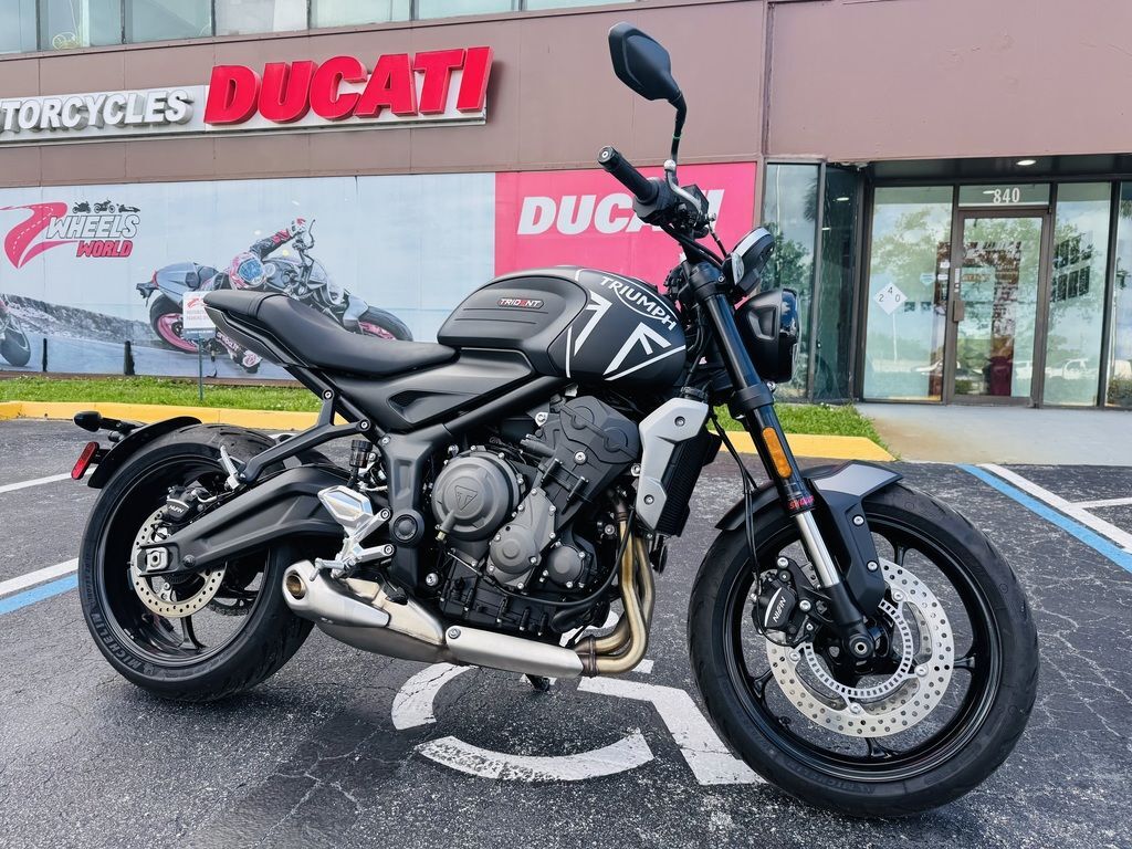 Used 2022 Triumph Trident Matt Jet Black And Silver Ice 660 For Used 2022 Triumph Trident Matt Jet Black And Silver Ice 660 For