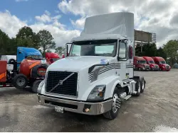 2018 VOLVO VNL300