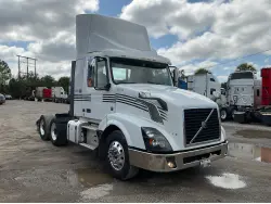 2018 VOLVO VNL300