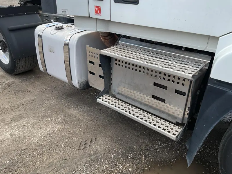 2018 VOLVO VNL300