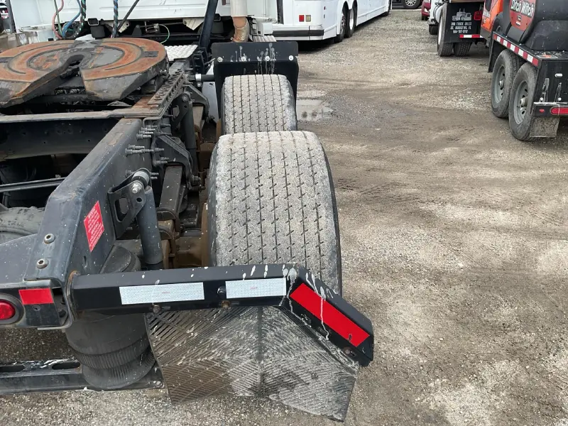 2018 VOLVO VNL300