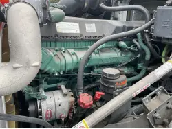 2018 VOLVO VNL300