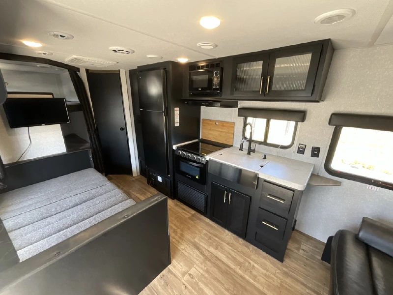 2022 FOREST RIVER CHEROKEE GREY WOLF 22MKSE