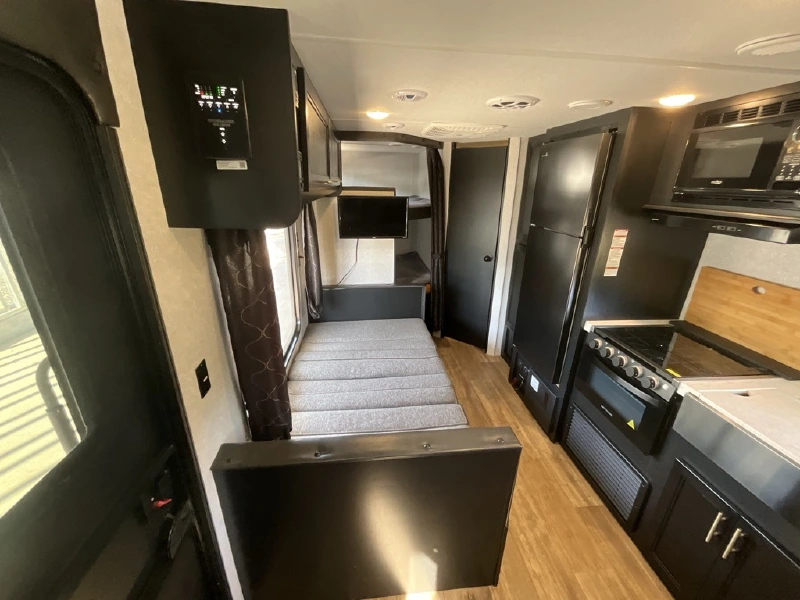 2022 FOREST RIVER CHEROKEE GREY WOLF 22MKSE