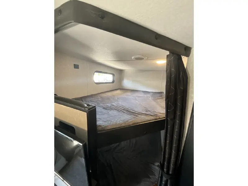2022 FOREST RIVER CHEROKEE GREY WOLF 22MKSE