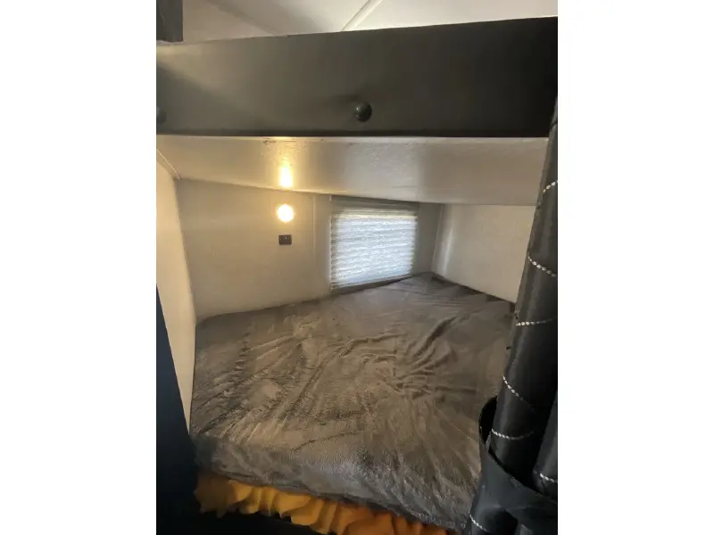 2022 FOREST RIVER CHEROKEE GREY WOLF 22MKSE