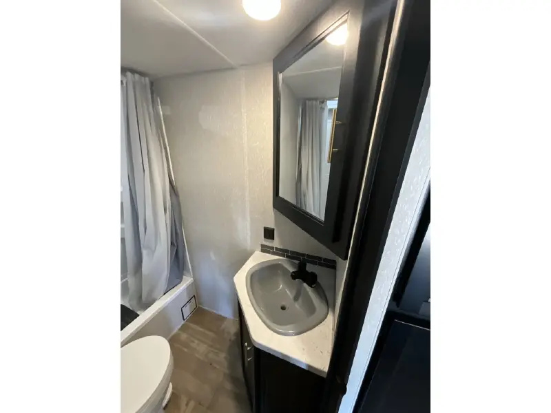 2022 FOREST RIVER CHEROKEE GREY WOLF 22MKSE
