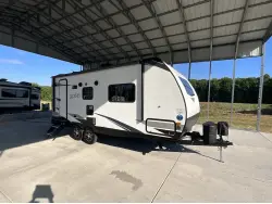 2020 FOREST RIVER SURVEYOR LEGEND 202RBLE