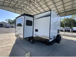 2020 FOREST RIVER SURVEYOR LEGEND 202RBLE