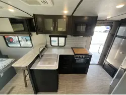 2020 FOREST RIVER SURVEYOR LEGEND 202RBLE