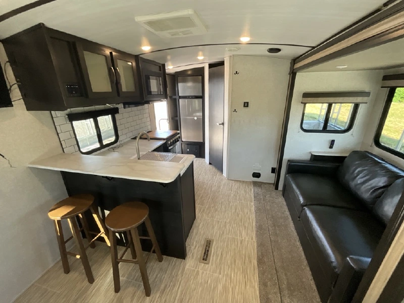2020 FOREST RIVER SURVEYOR LEGEND 202RBLE