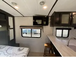 2020 FOREST RIVER SURVEYOR LEGEND 202RBLE