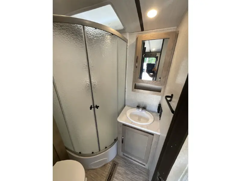 2020 FOREST RIVER SURVEYOR LEGEND 202RBLE