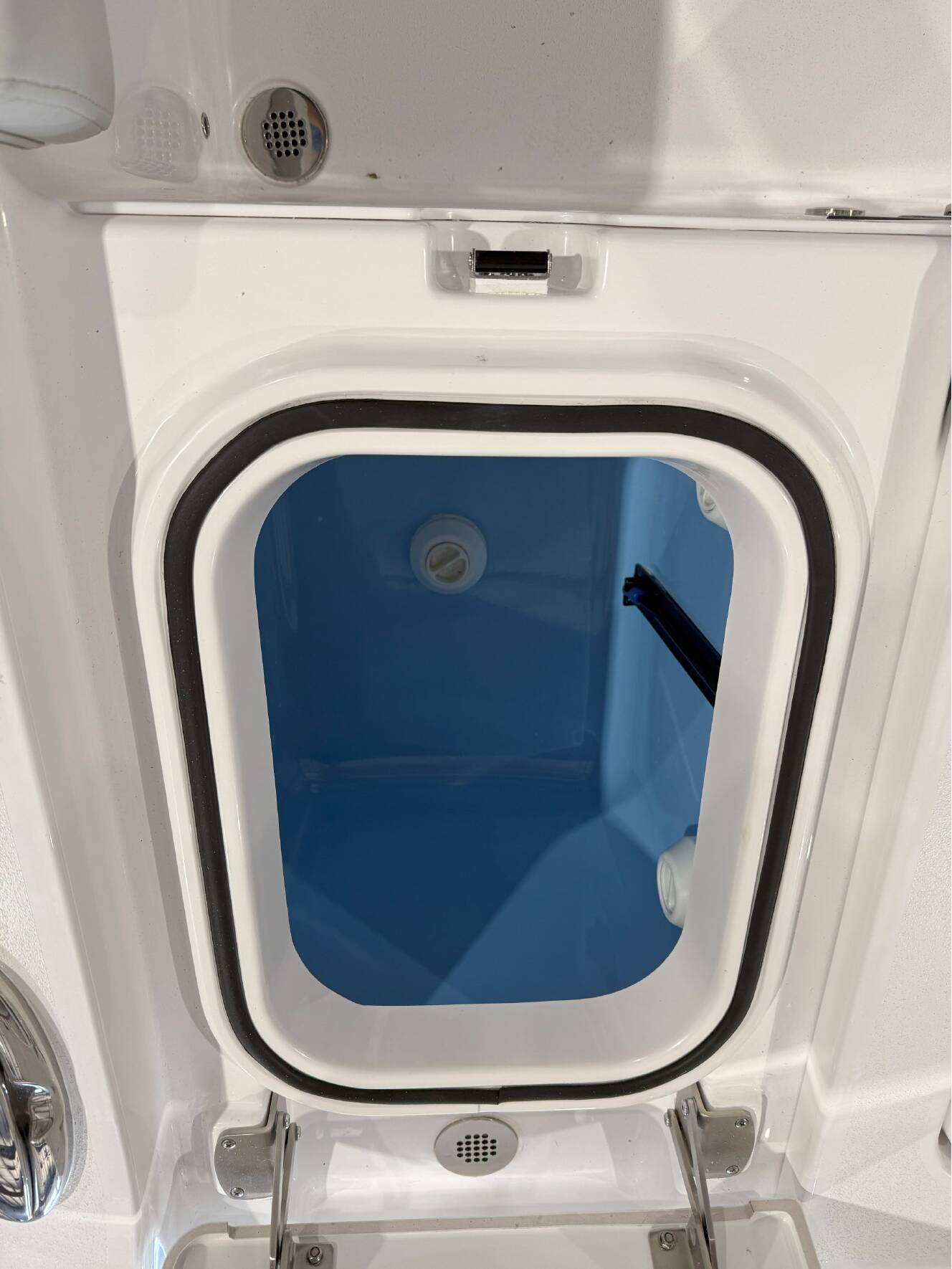 A photo of this 2026 Blackfin 242HB