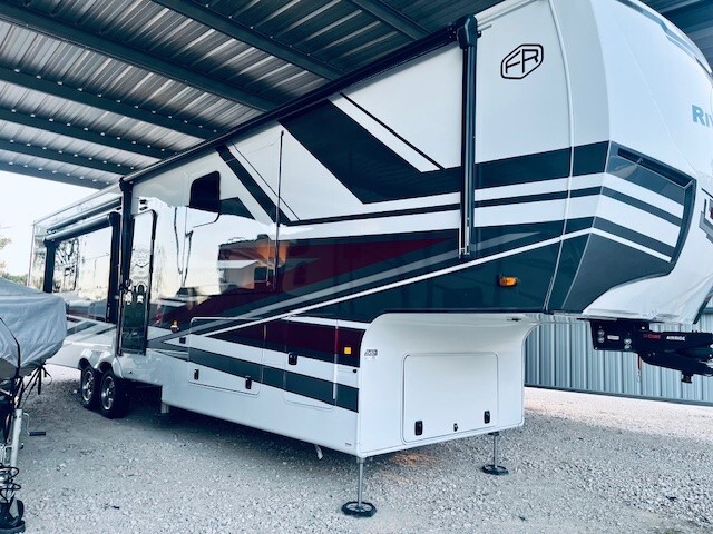 2025 Forest River RIVERSTONE LEGACY 39RKFB RV