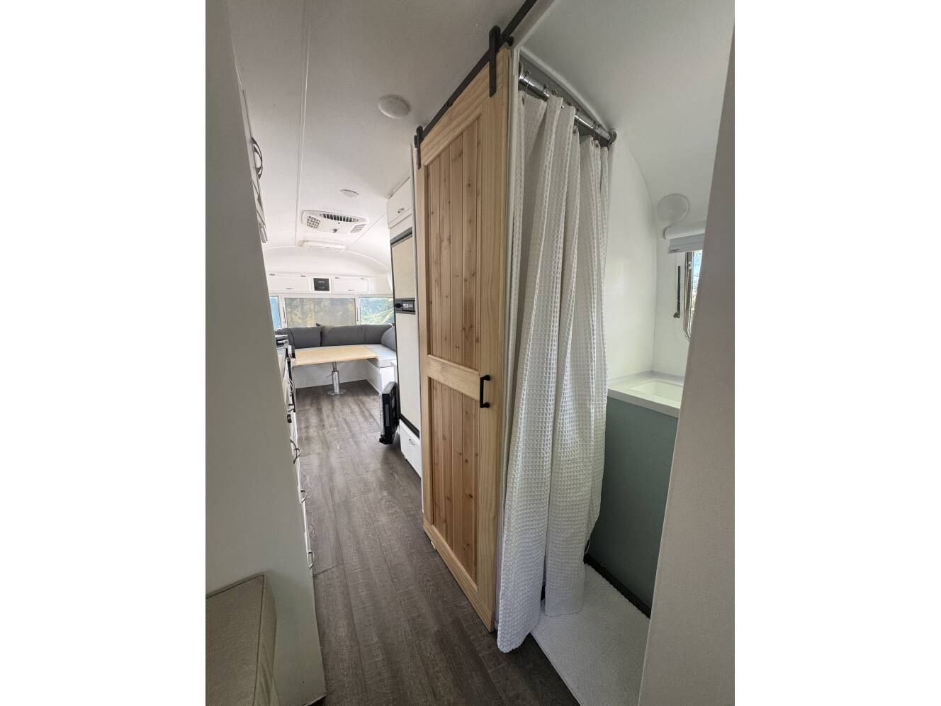 A photo of this 1991 Airstream EXCELLA 29