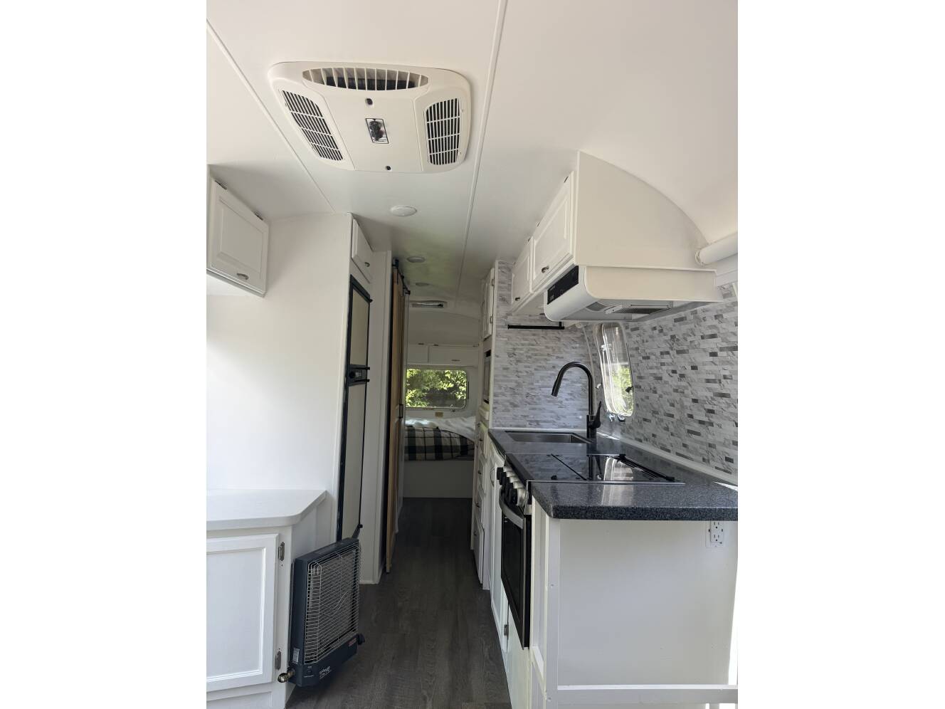 A photo of this 1991 Airstream EXCELLA 29