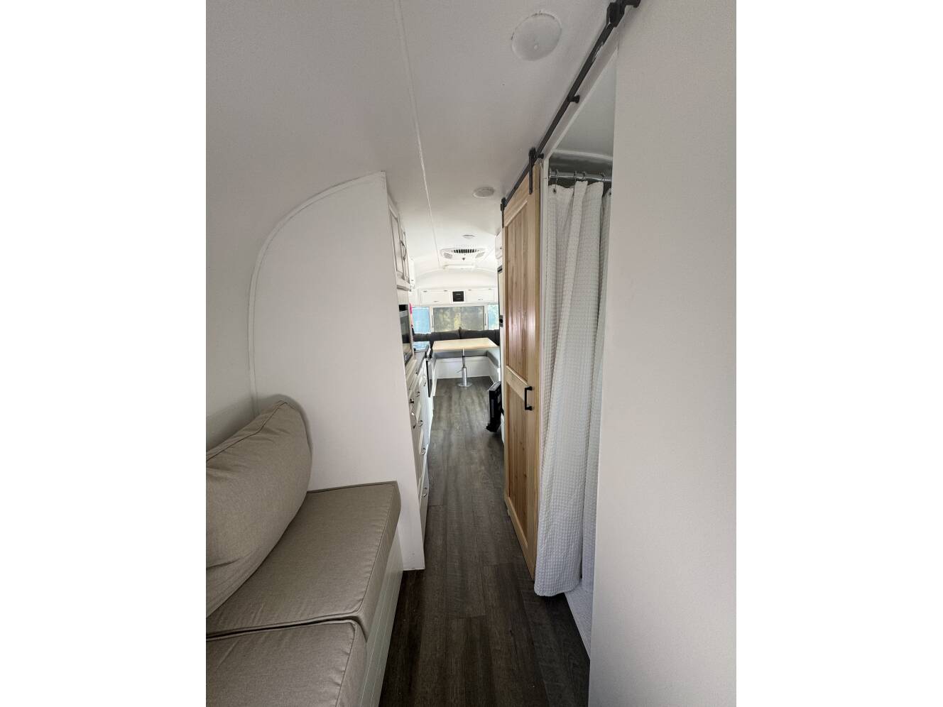 A photo of this 1991 Airstream EXCELLA 29