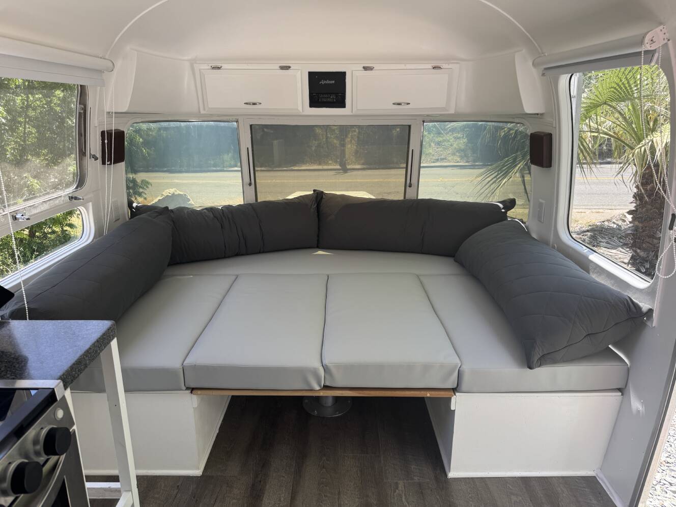 A photo of this 1991 Airstream EXCELLA 29