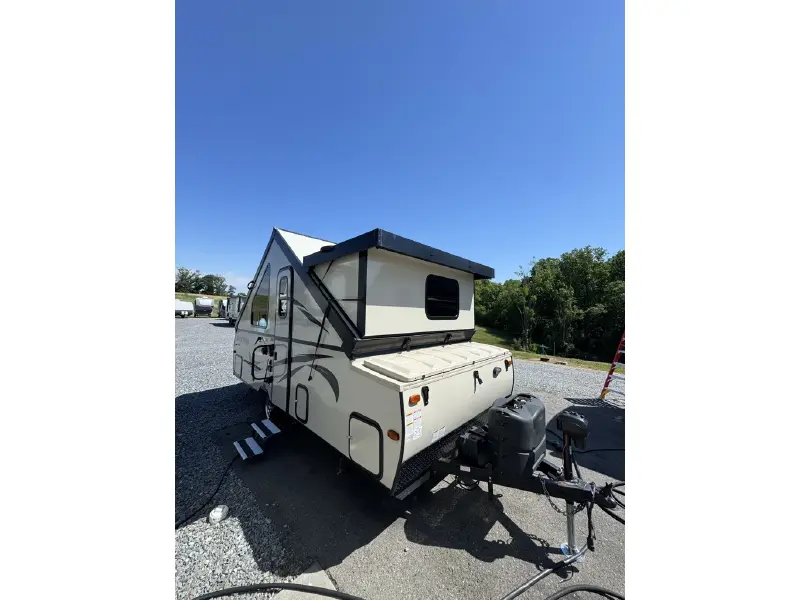 2017 FOREST RIVER ROCKWOOD PREMIER 214A HW