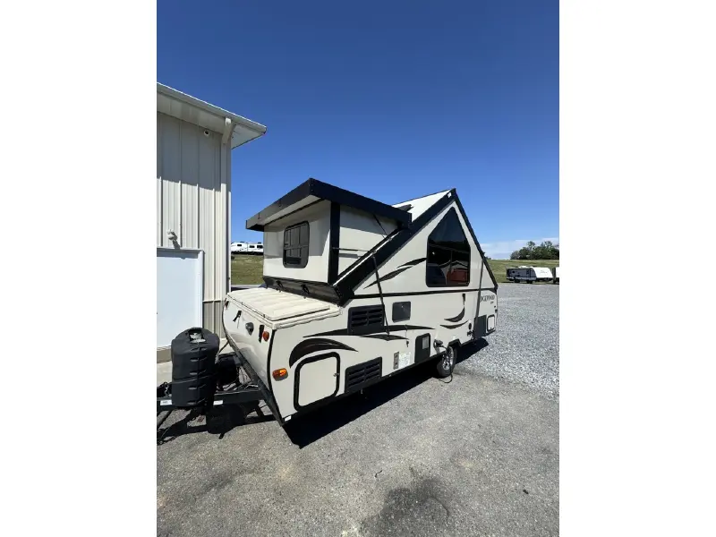 2017 FOREST RIVER ROCKWOOD PREMIER 214A HW